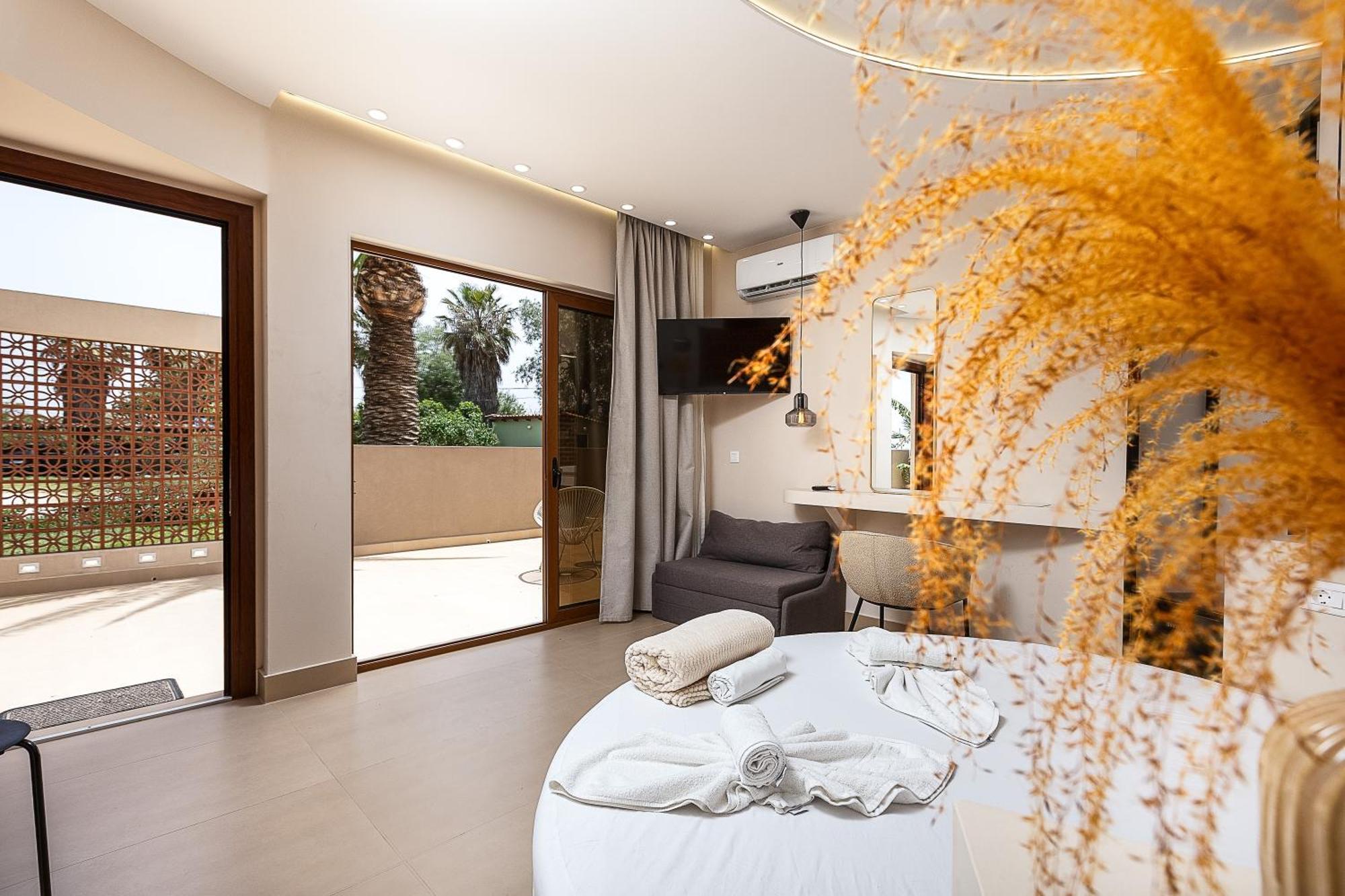 La Palma Beachfront Suites Jeorjúpoli Kültér fotó