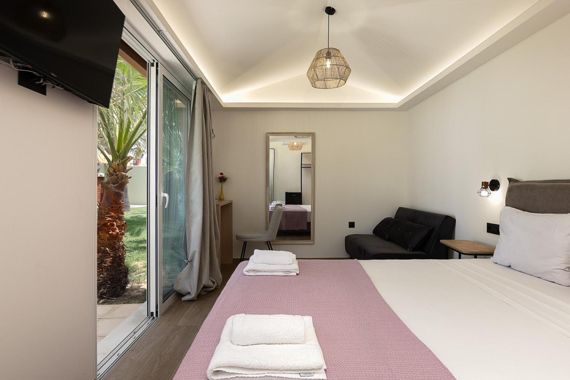 La Palma Beachfront Suites Jeorjúpoli Kültér fotó