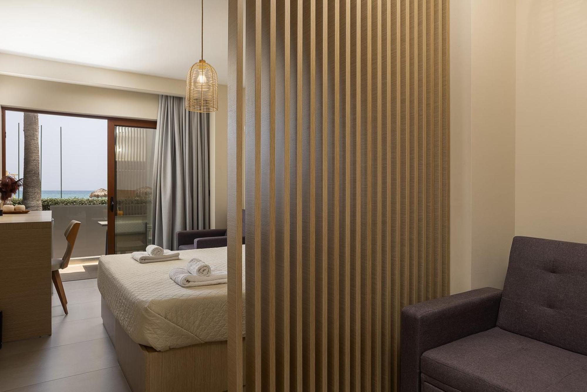La Palma Beachfront Suites Jeorjúpoli Kültér fotó