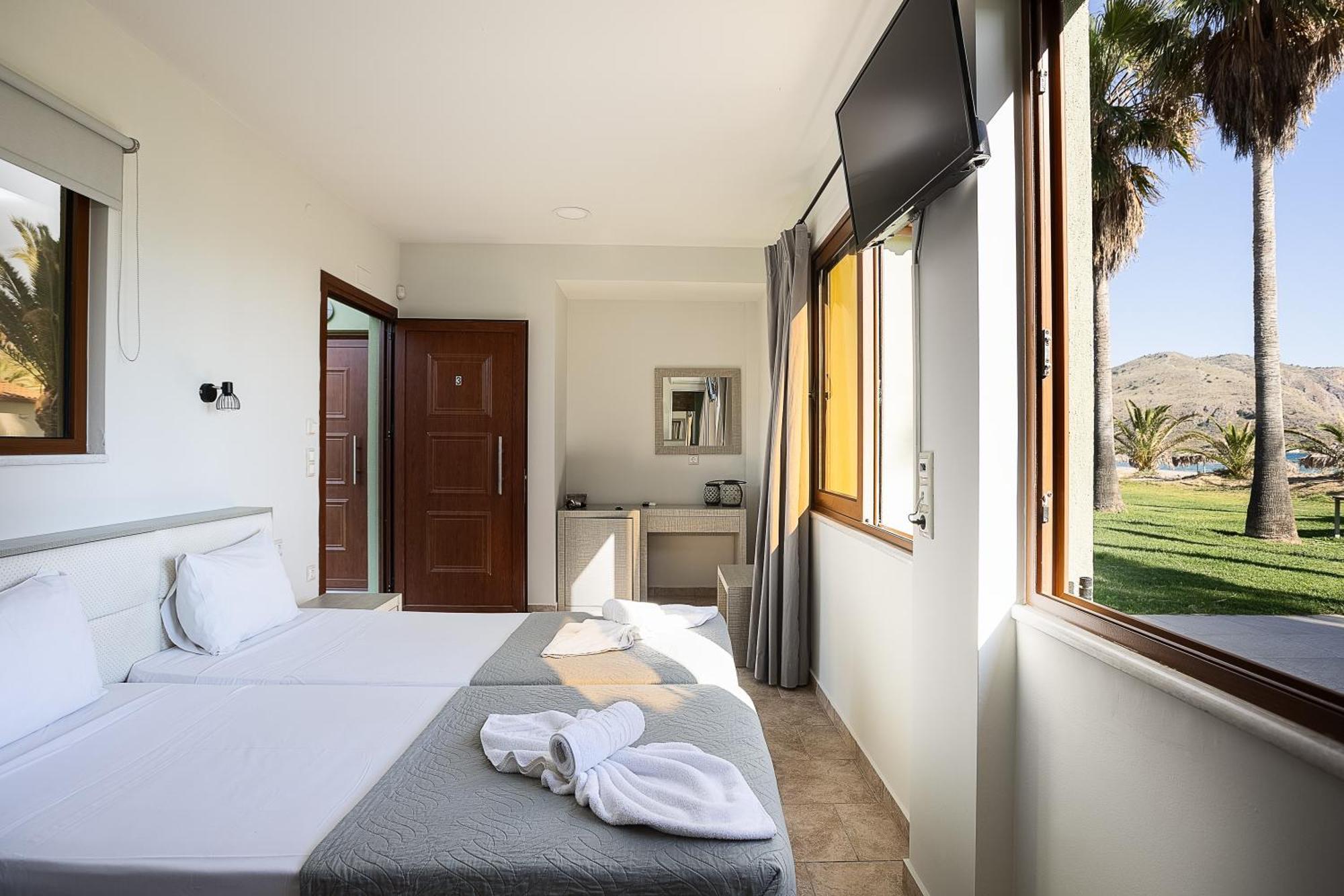 La Palma Beachfront Suites Jeorjúpoli Kültér fotó