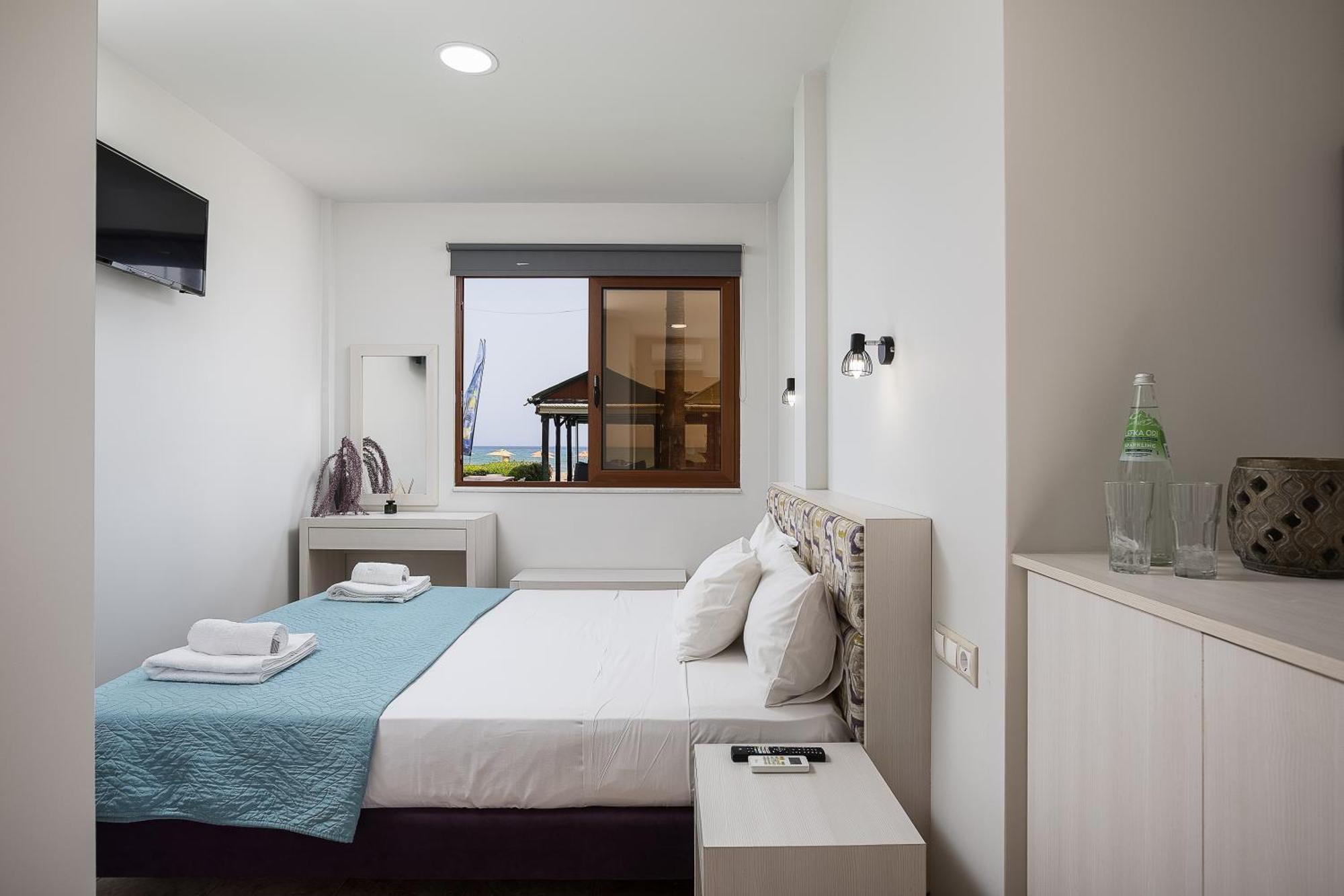La Palma Beachfront Suites Jeorjúpoli Kültér fotó